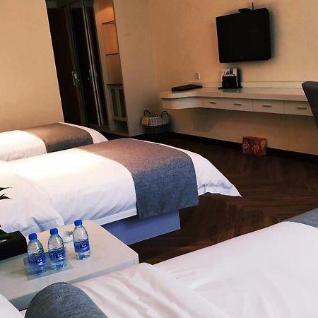 Mellow Orange Hotel - Bao'An Шънджън Екстериор снимка